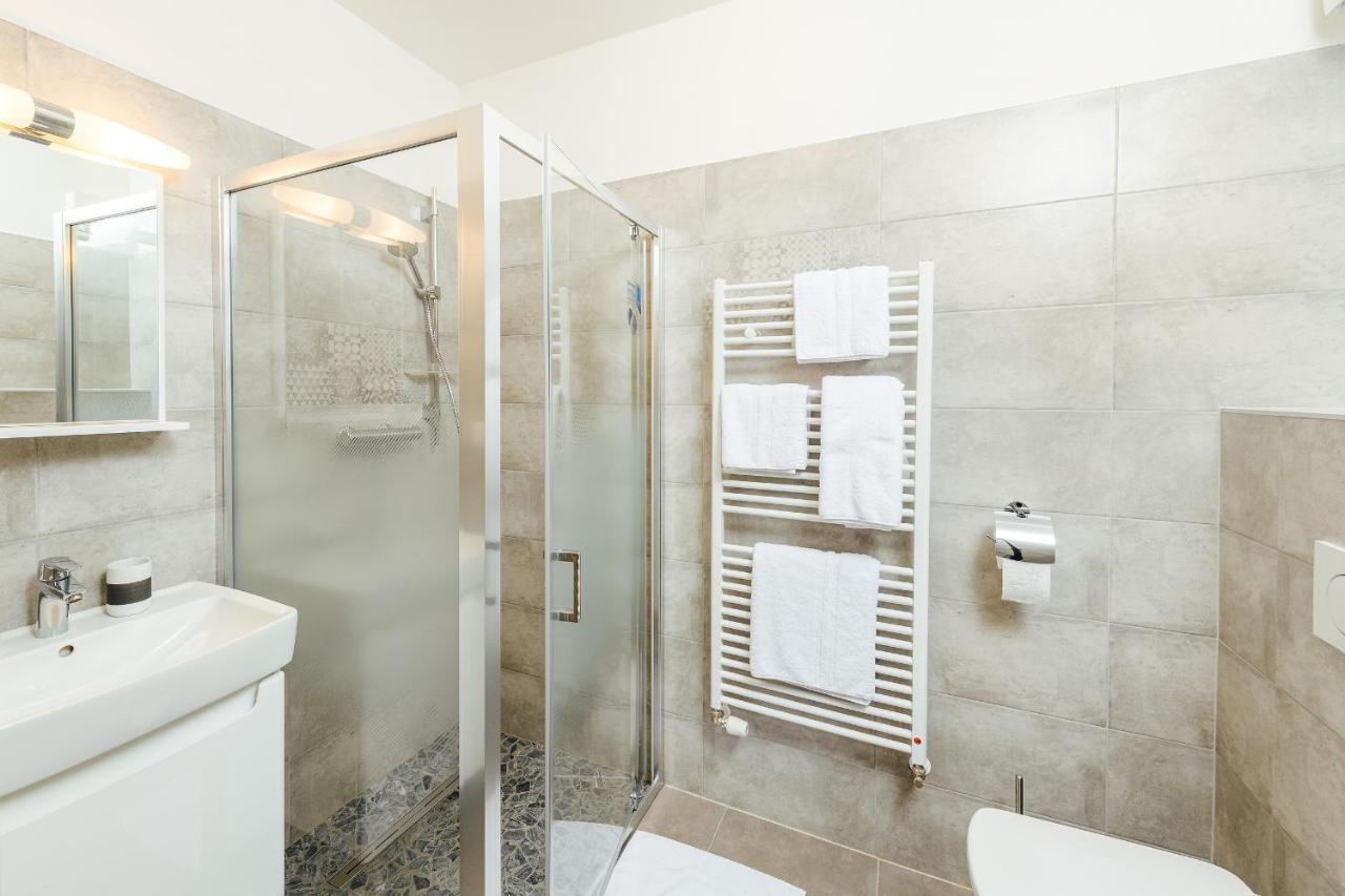 Apartmanovy Dom Grand - Contactless Check In トレンチアンスケ・テプリツェ エクステリア 写真