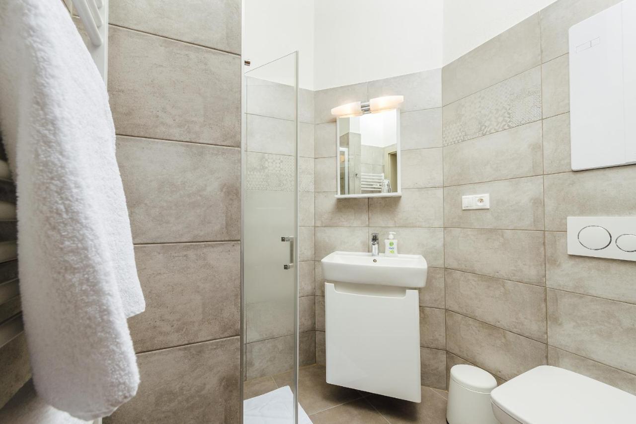 Apartmanovy Dom Grand - Contactless Check In トレンチアンスケ・テプリツェ エクステリア 写真